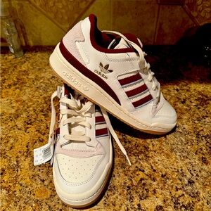 Brand new with tags adidas forum sneakers